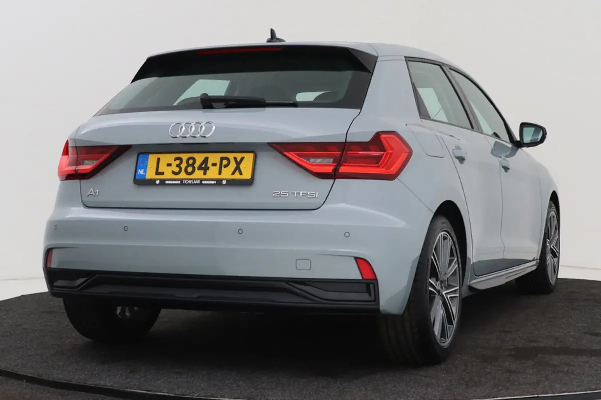 25 TFSI epic | Org. NL | 12000 km!!! | Dealer Onderhouden | Automaat | CarPlay | Cruise Contr. | Parkeersensoren