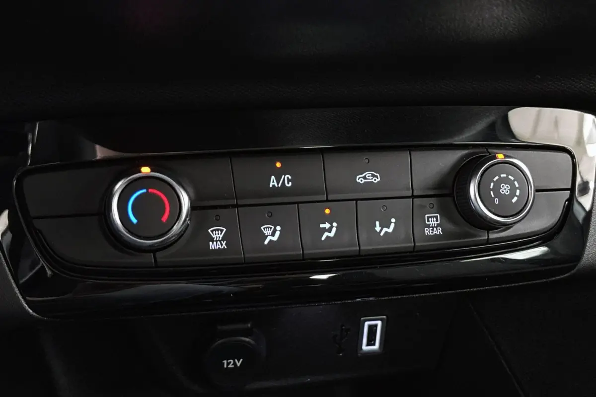 1.2 Edition Camera Apple CarPlay Dodehoek LED 16"