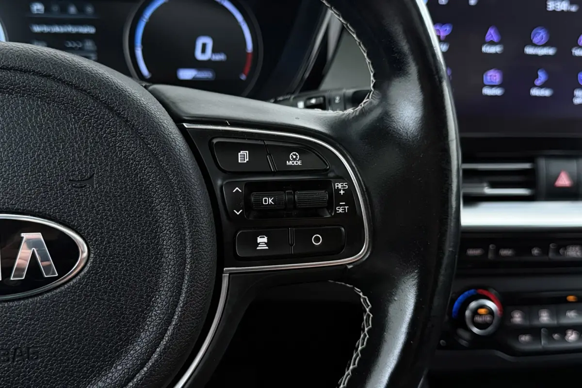 DynamicPlusLine 64 kWh | Org NL | Panoramadak | SOH 94% | CarPlay | 3-Fase | Stoel-/Stuurverwarming | Adap. Cruise |