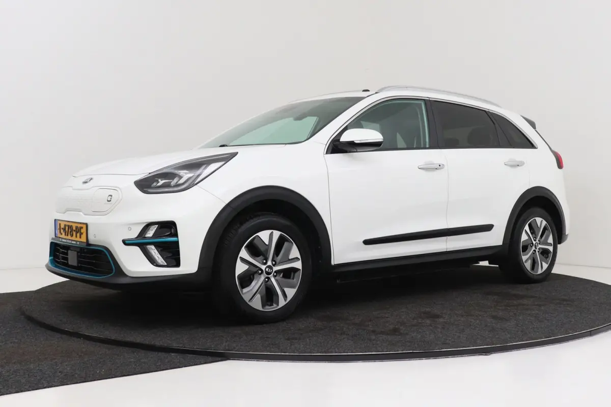 DynamicPlusLine 64 kWh | Org NL | Panoramadak | SOH 94% | CarPlay | 3-Fase | Stoel-/Stuurverwarming | Adap. Cruise |