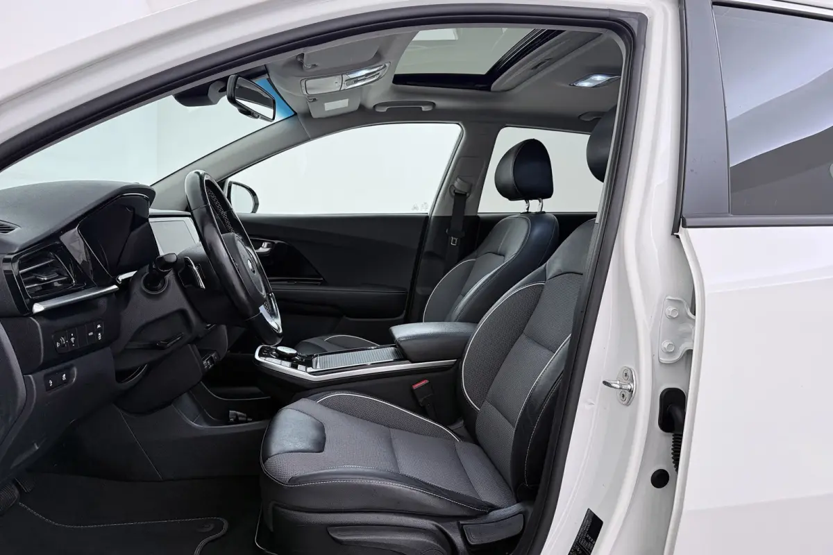 DynamicPlusLine 64 kWh | Org NL | Panoramadak | SOH 94% | CarPlay | 3-Fase | Stoel-/Stuurverwarming | Adap. Cruise |