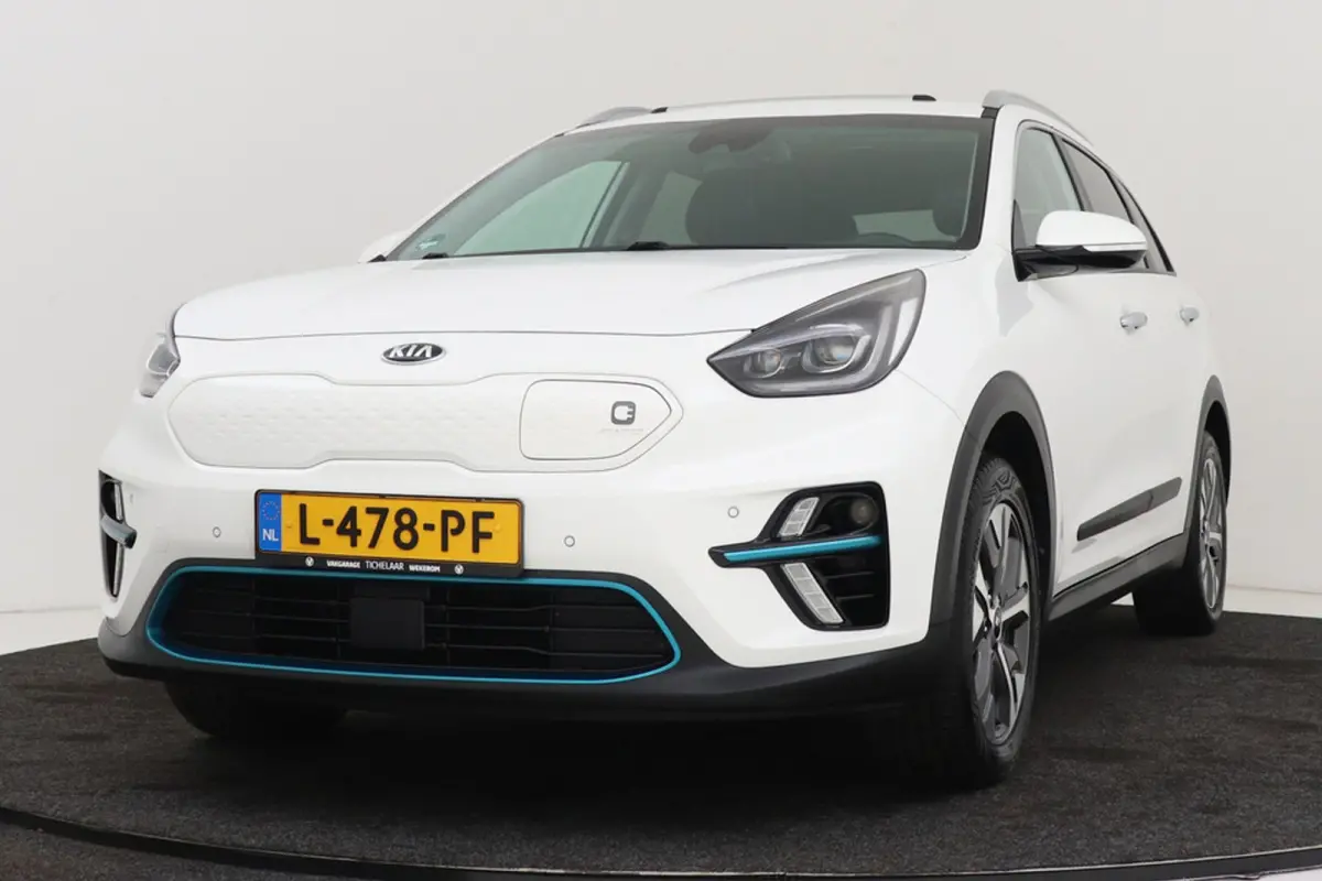 DynamicPlusLine 64 kWh | Org NL | Panoramadak | SOH 94% | CarPlay | 3-Fase | Stoel-/Stuurverwarming | Adap. Cruise |