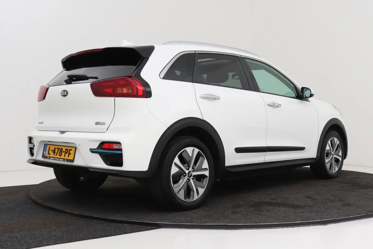 DynamicPlusLine 64 kWh | Org NL | Panoramadak | SOH 94% | CarPlay | 3-Fase | Stoel-/Stuurverwarming | Adap. Cruise |