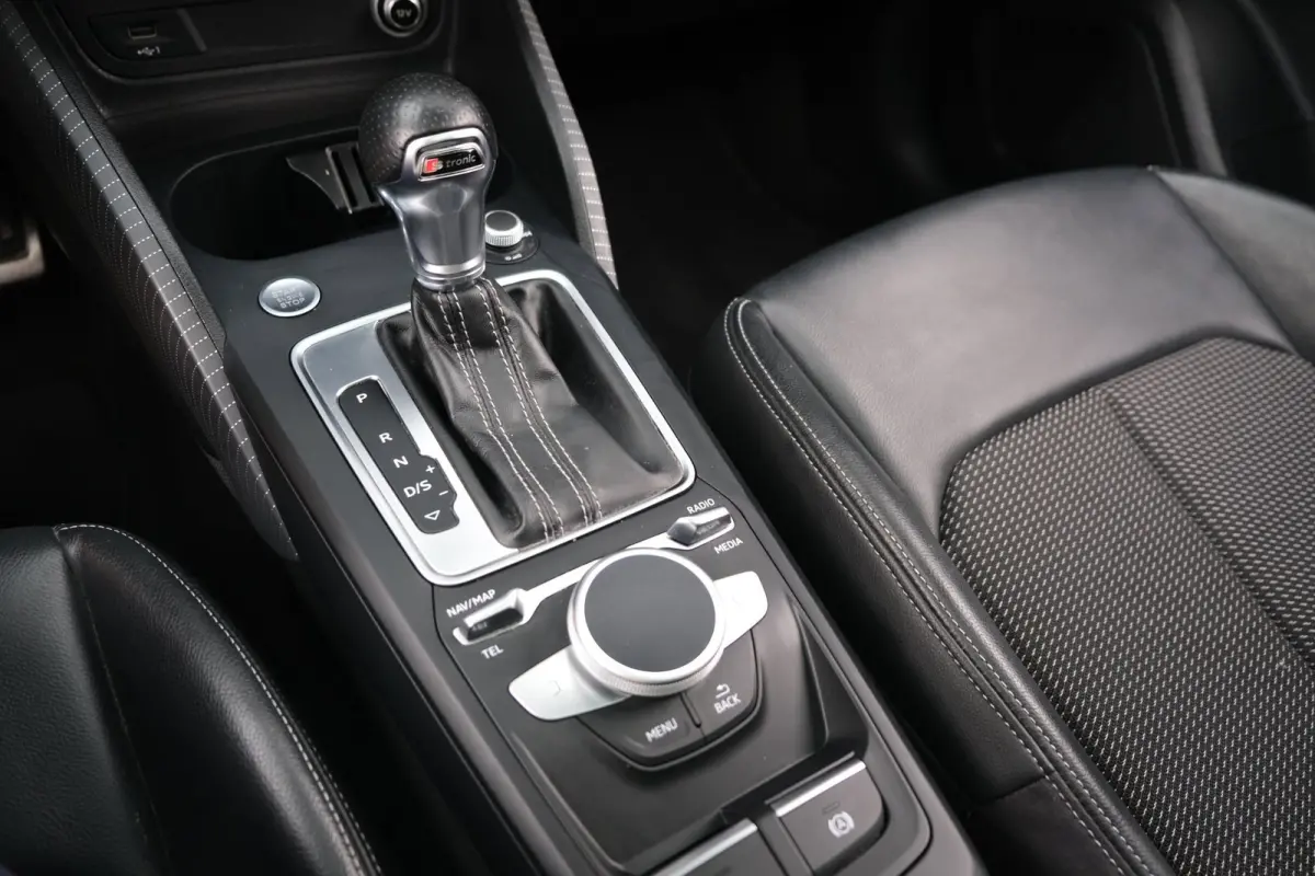 1.4 TFSI S-Line S-tronic Pano Virtual Led B&O Acc