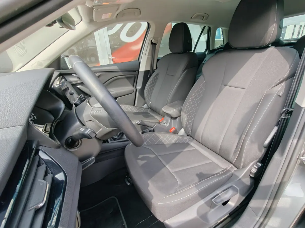 1.0 TSI Ambition / Trekhaak / Carplay / Cruise Control / DAB / 16'' /