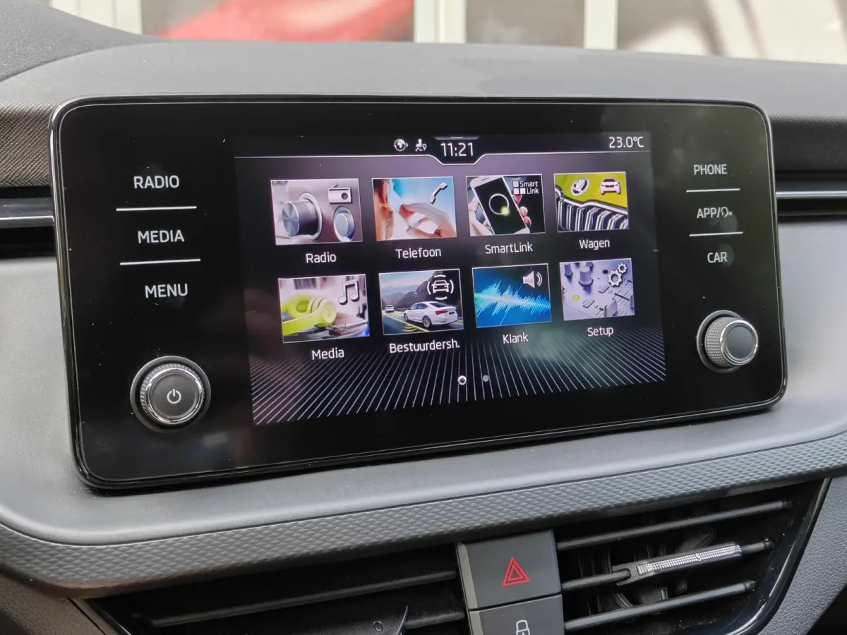 1.0 TSI Ambition / Trekhaak / Carplay / Cruise Control / DAB / 16'' /