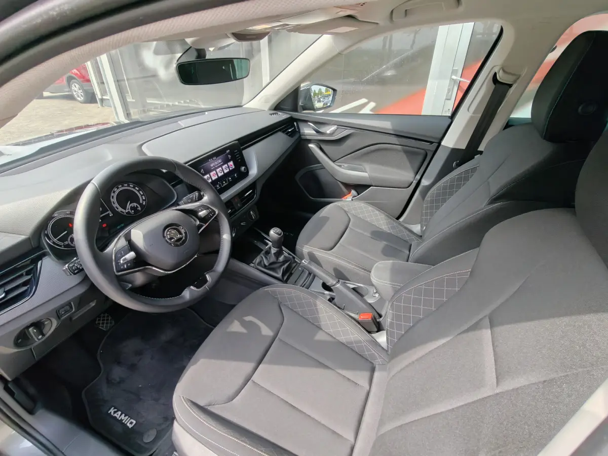 1.0 TSI Ambition / Trekhaak / Carplay / Cruise Control / DAB / 16'' /