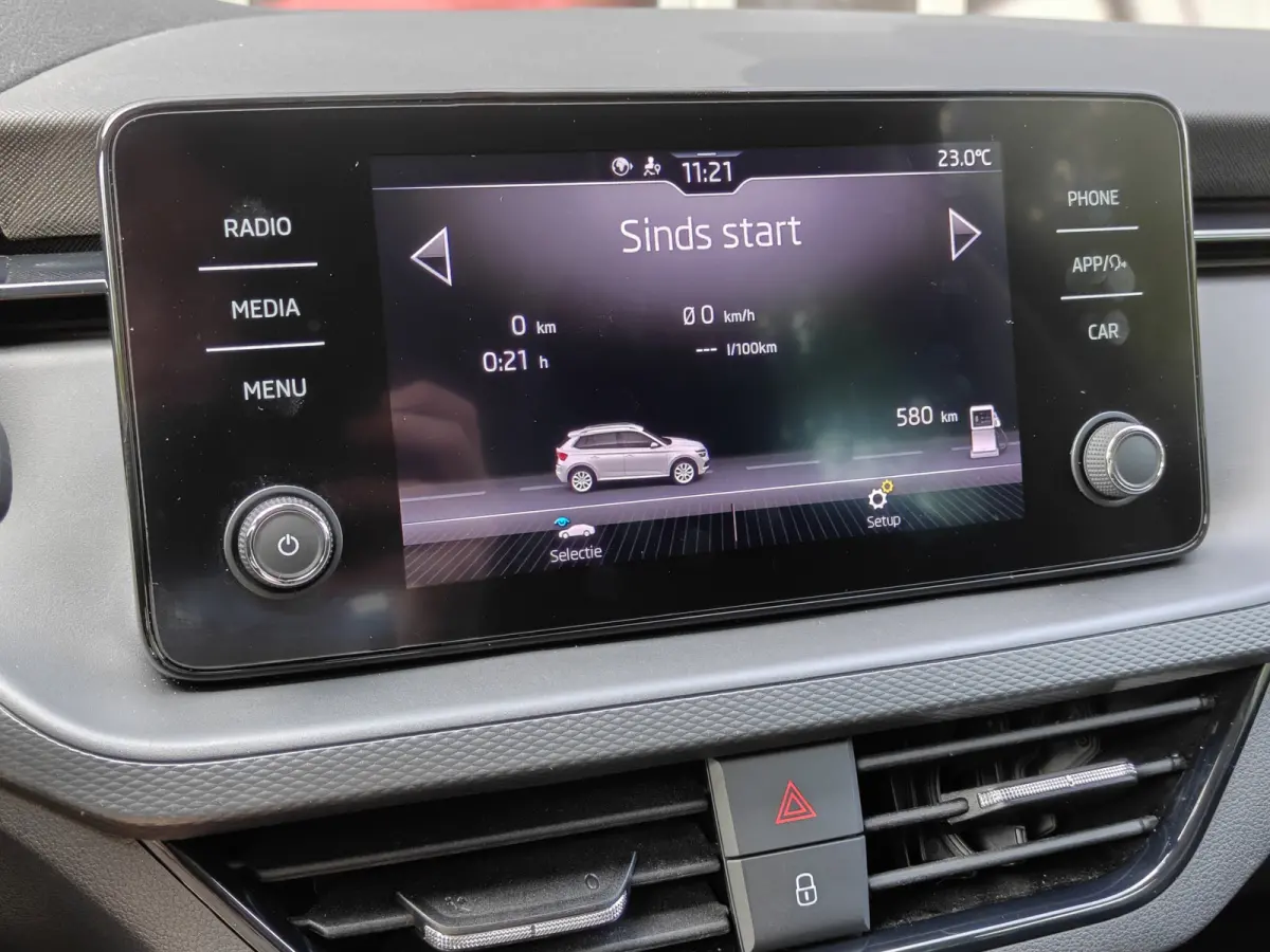 1.0 TSI Ambition / Trekhaak / Carplay / Cruise Control / DAB / 16'' /