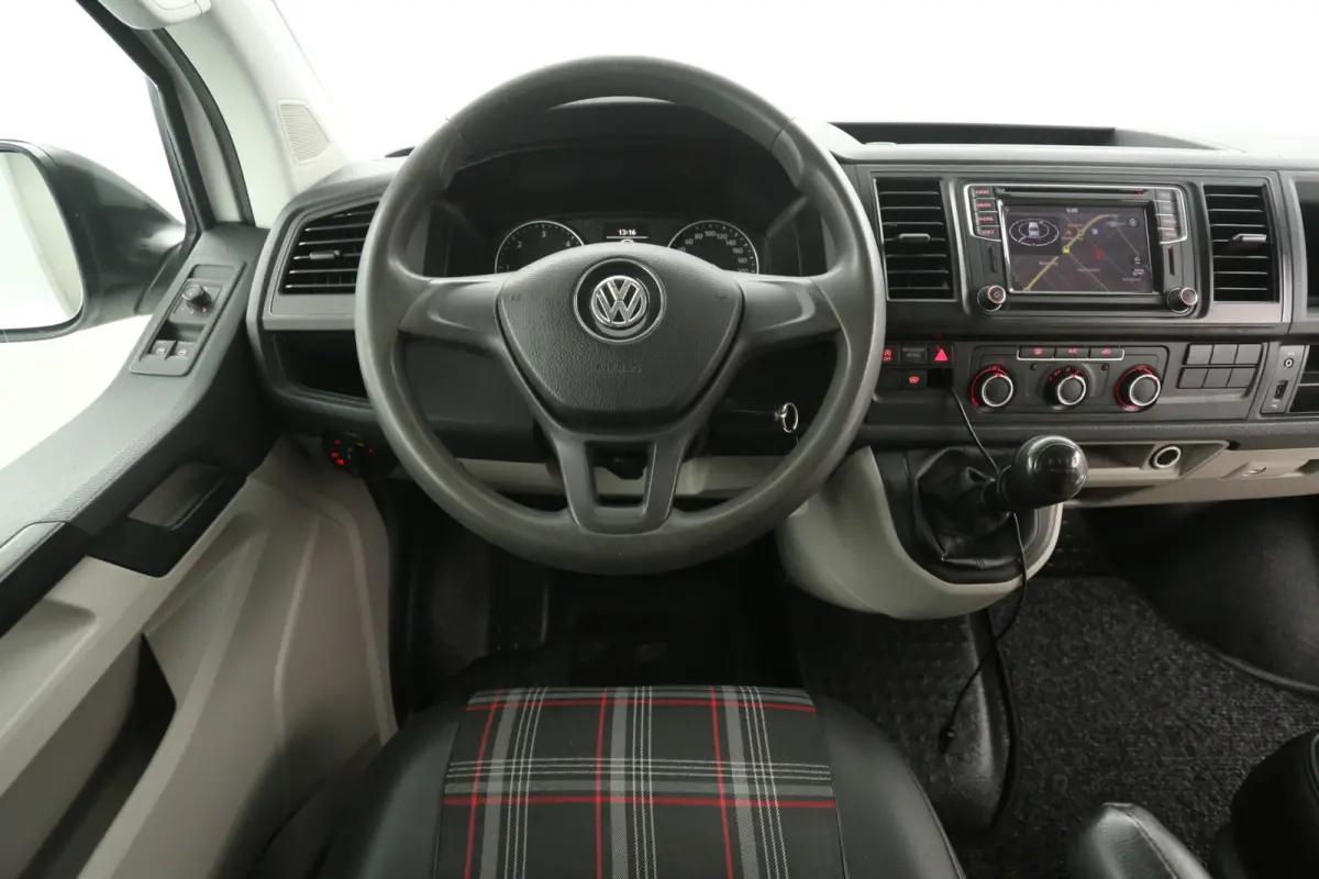 2.0 TDI L2H1 140PK | Dubbele Cabine | Airco | Cruise | Navi | Trekhaak | Parkeersens.
