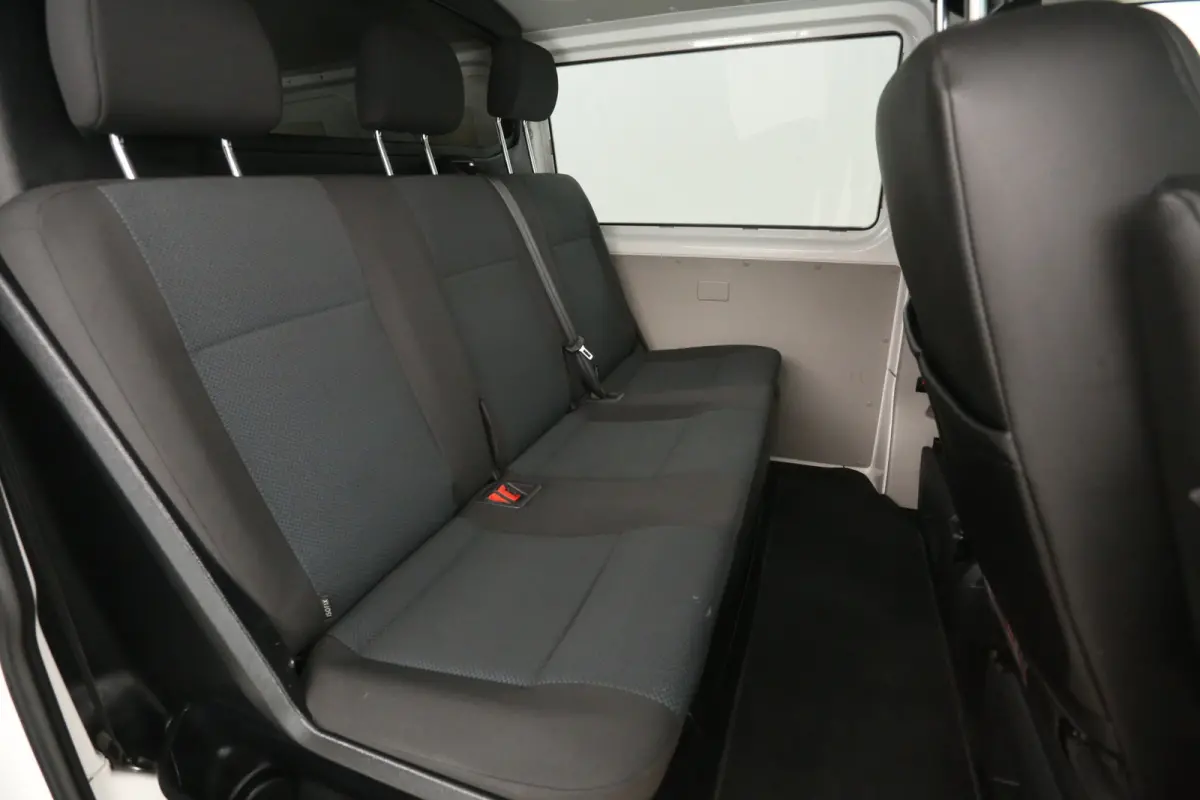 2.0 TDI L2H1 140PK | Dubbele Cabine | Airco | Cruise | Navi | Trekhaak | Parkeersens.