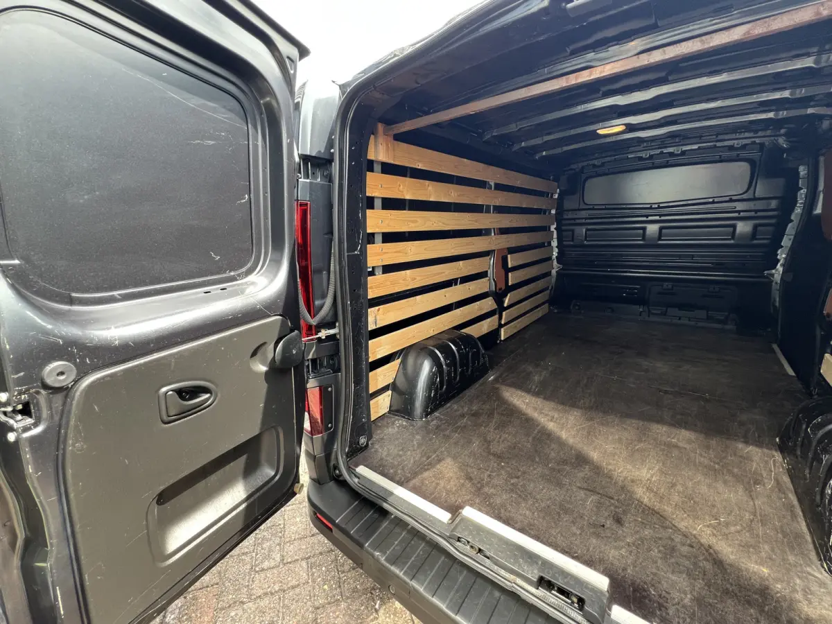 2.0 dCi 130 T30 L2H1 Work Edition