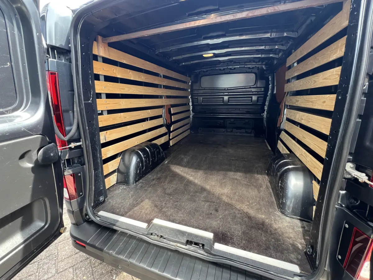 2.0 dCi 130 T30 L2H1 Work Edition
