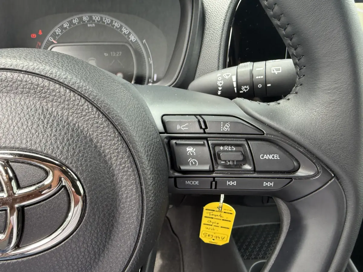 1.0 VVT-i MT Play Camera/Apple