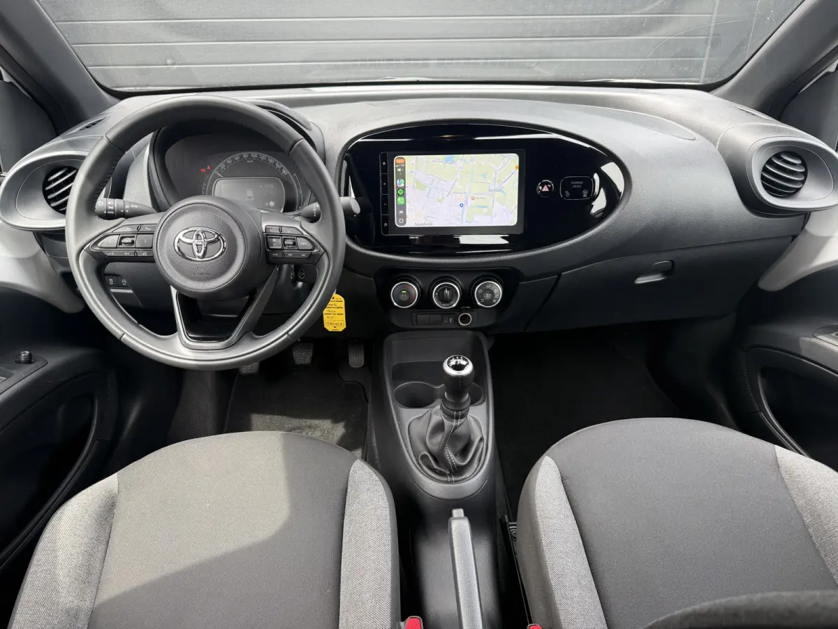 1.0 VVT-i MT Play Camera/Apple