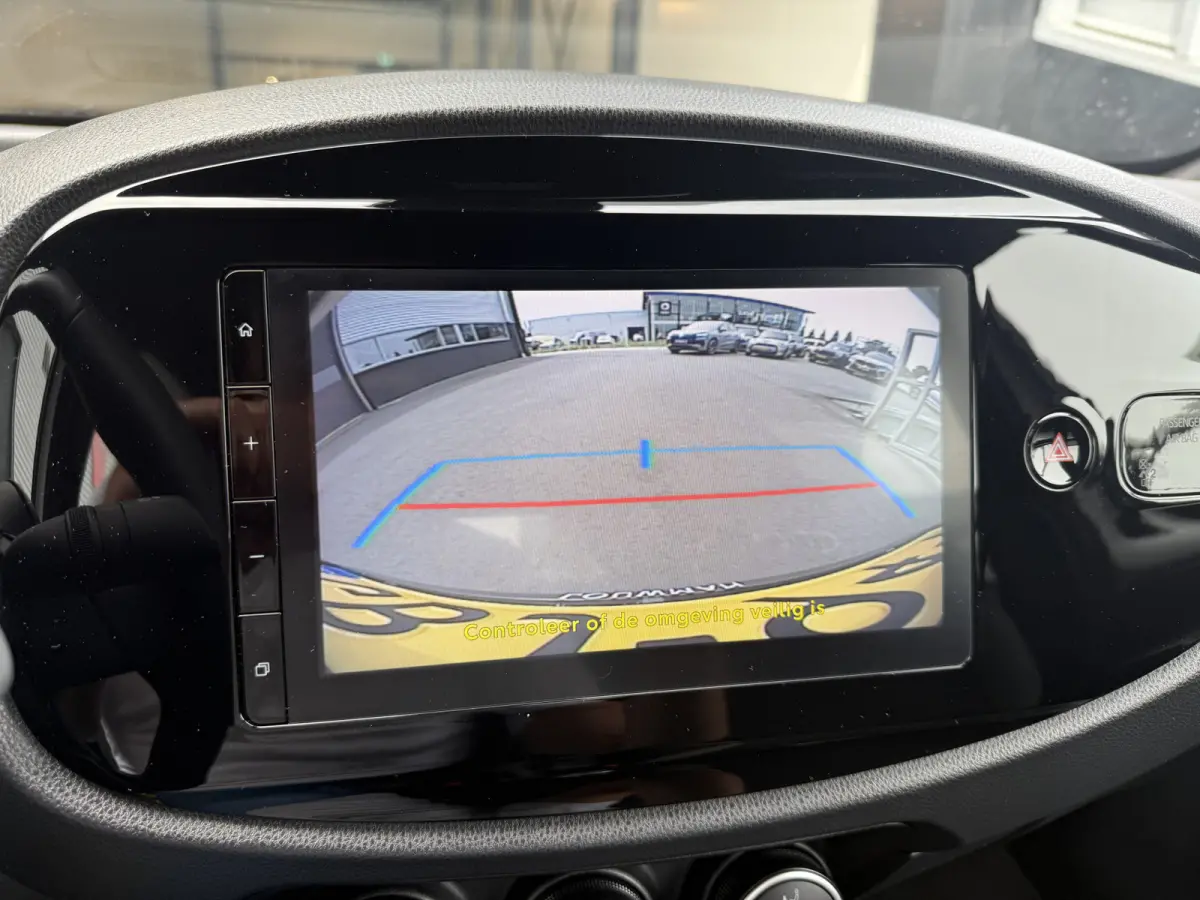 1.0 VVT-i MT Play Camera/Apple