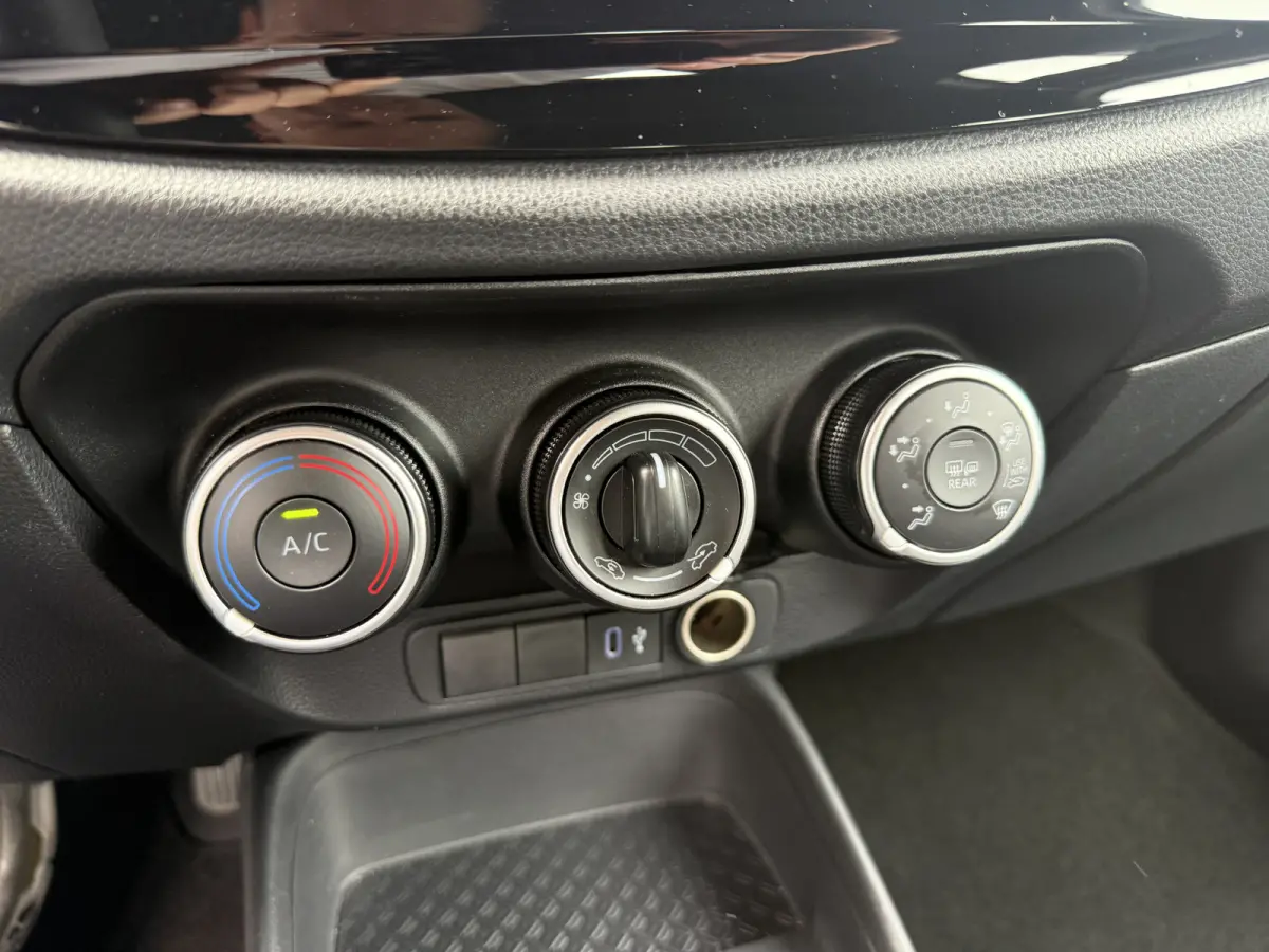 1.0 VVT-i MT Play Camera/Apple