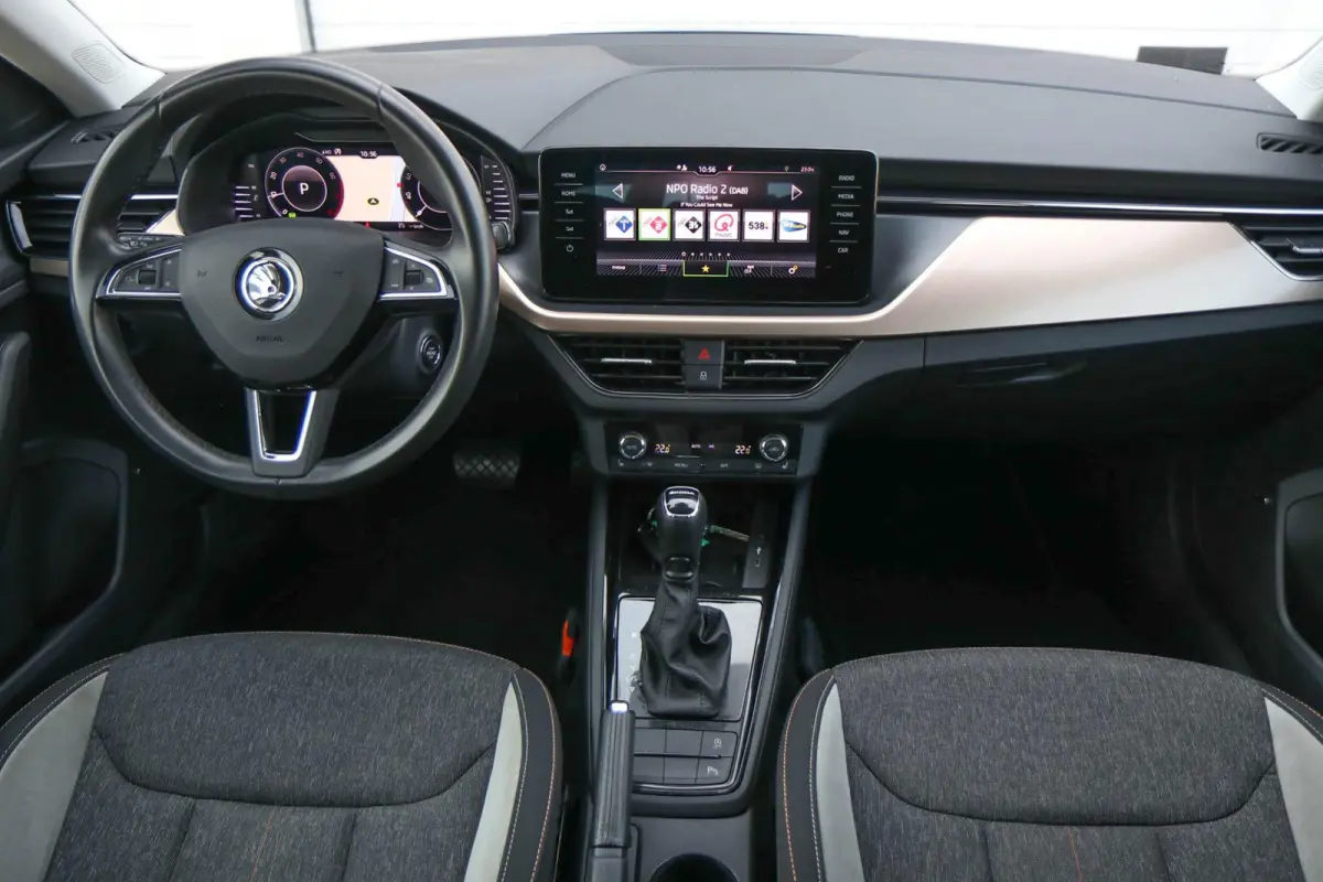 1.0 TSI 115pk DSG Business Edition | Navigatie | Smart Link | Stoelverwarming | Parkeersensoren