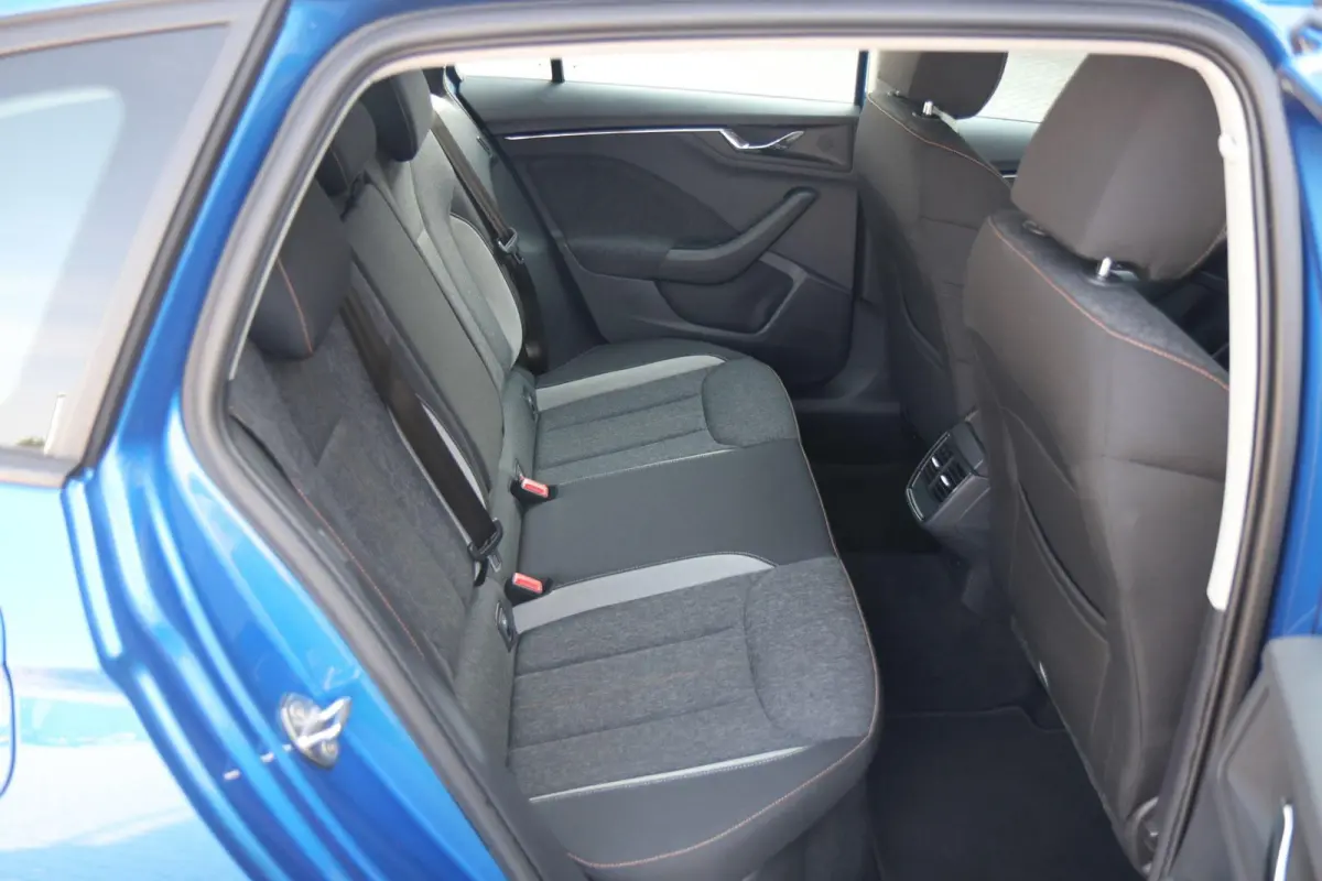 1.0 TSI 115pk DSG Business Edition | Navigatie | Smart Link | Stoelverwarming | Parkeersensoren