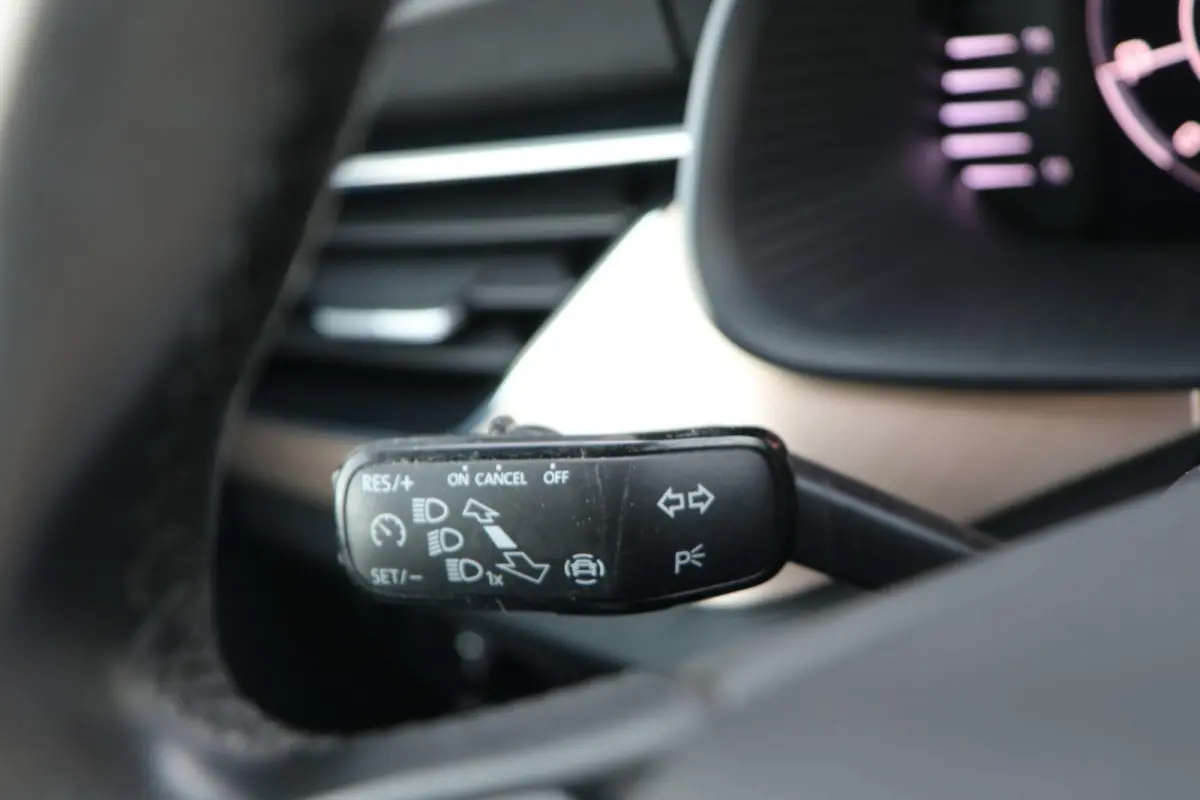 1.0 TSI 115pk DSG Business Edition | Navigatie | Smart Link | Stoelverwarming | Parkeersensoren