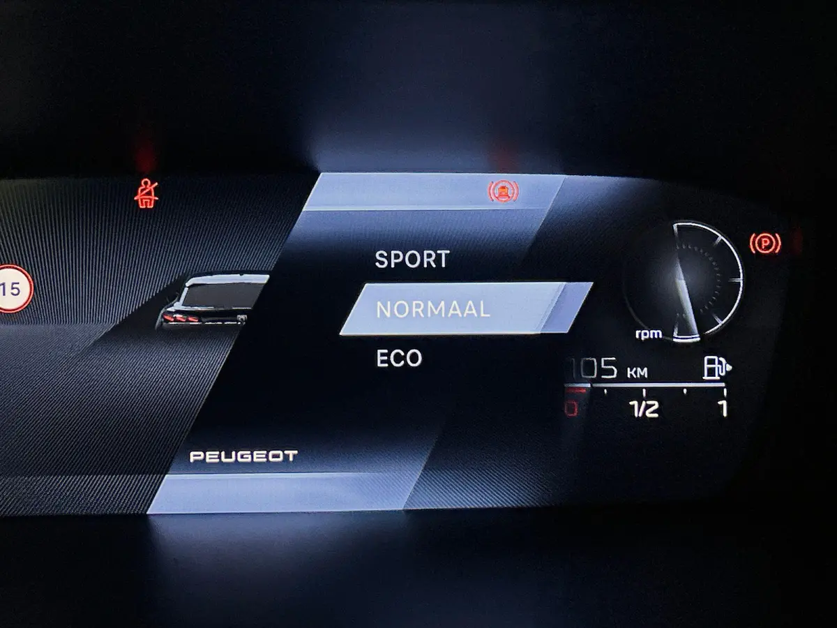 1.2 130PK Allure CAMERA | NAVI & CARPLAY | AD-CRUISE