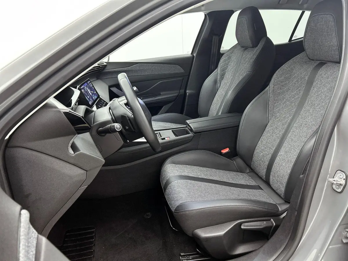 1.2 130PK Allure CAMERA | NAVI & CARPLAY | AD-CRUISE