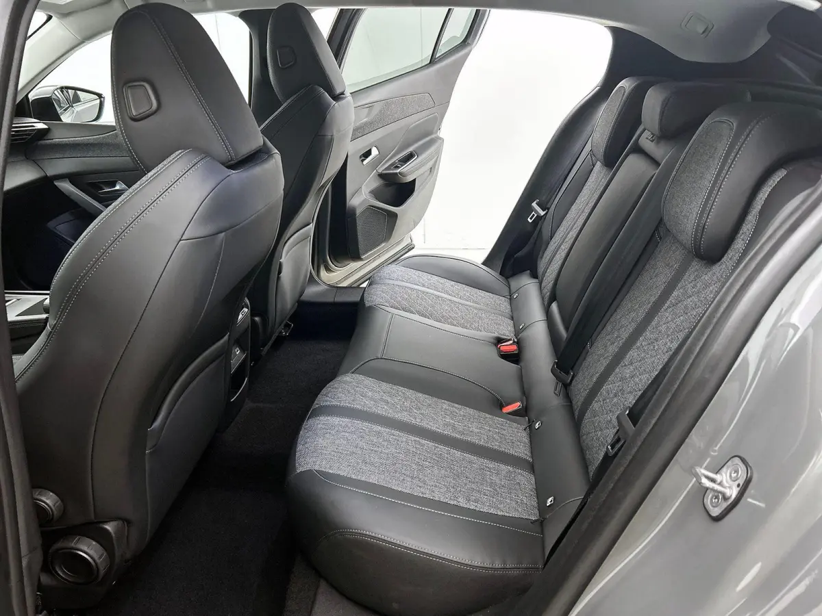 1.2 130PK Allure CAMERA | NAVI & CARPLAY | AD-CRUISE