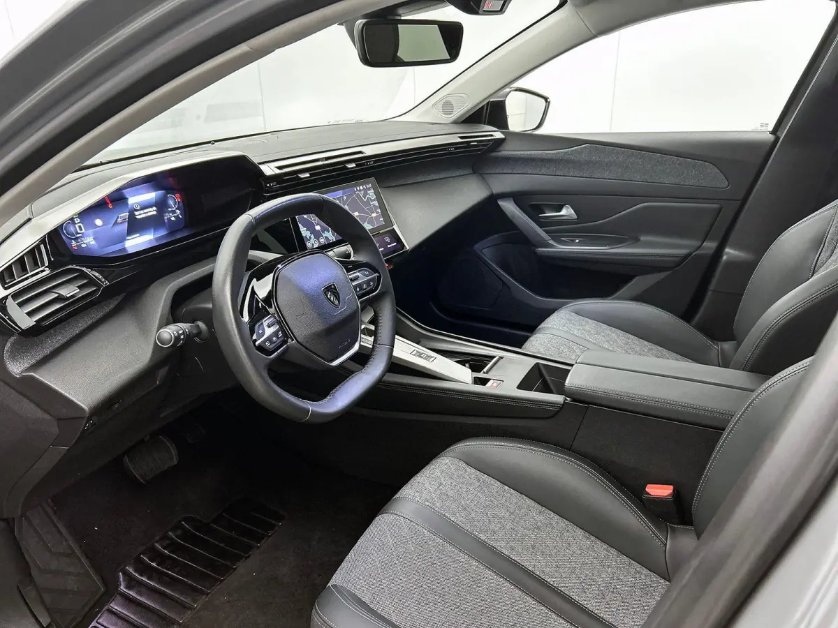 1.2 130PK Allure CAMERA | NAVI & CARPLAY | AD-CRUISE
