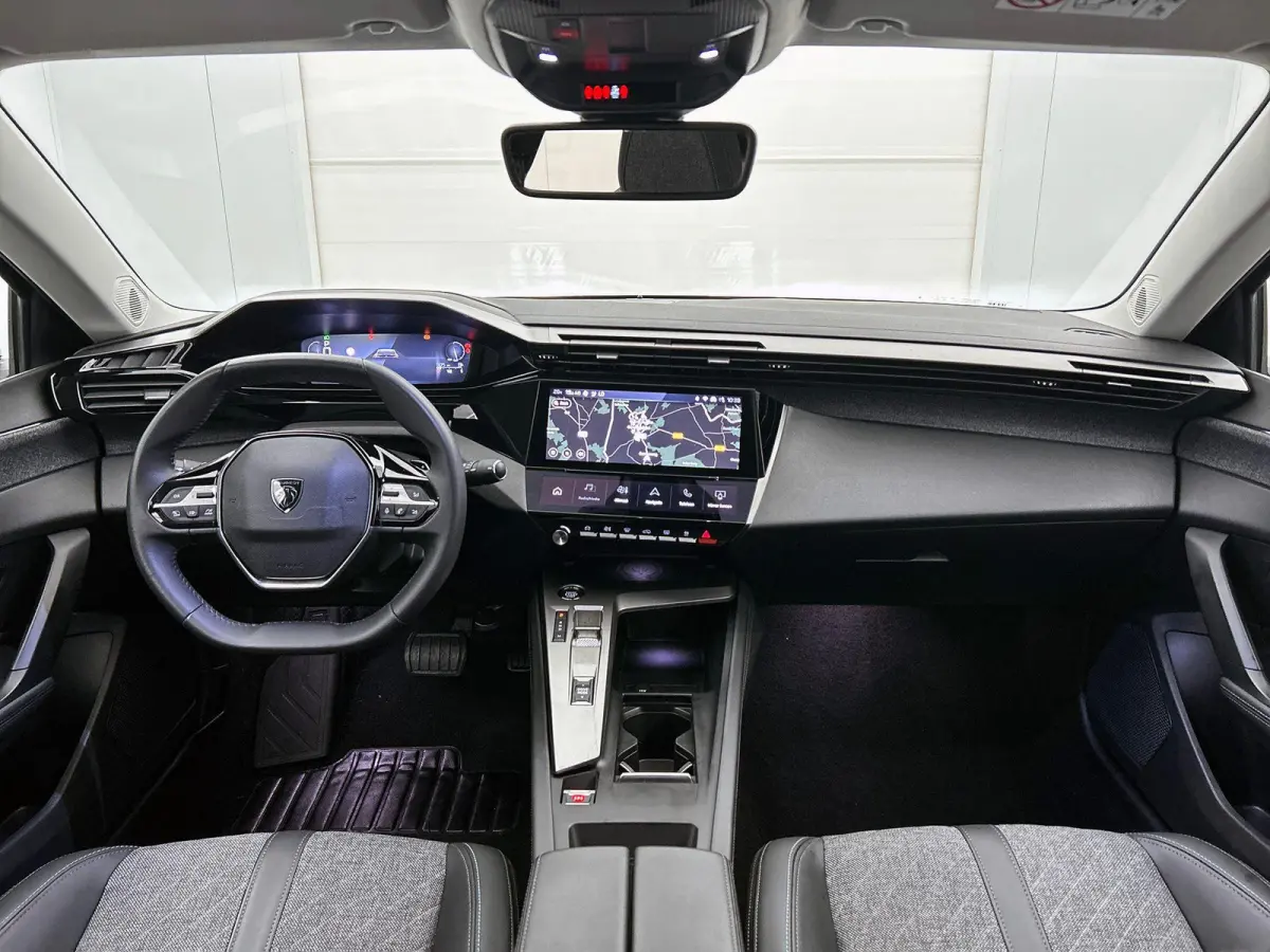 1.2 130PK Allure CAMERA | NAVI & CARPLAY | AD-CRUISE
