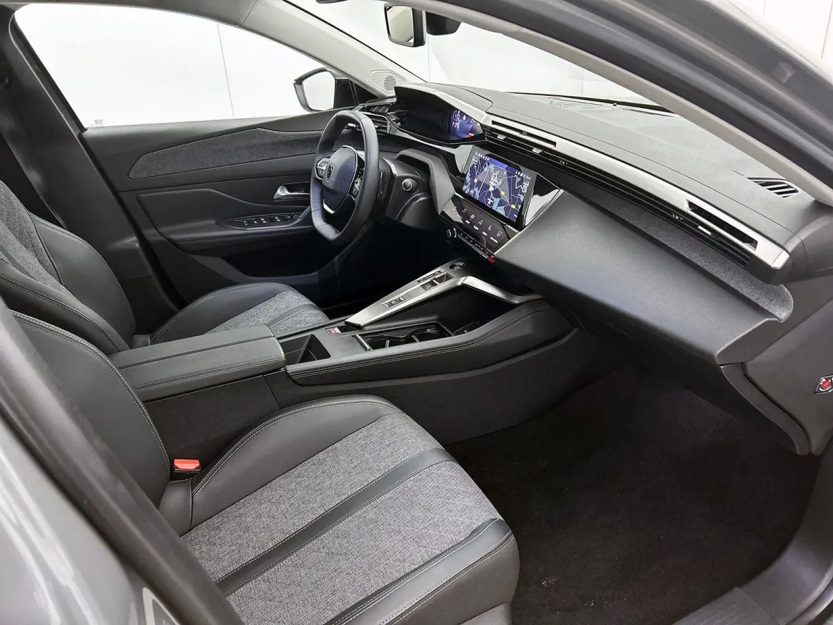 1.2 130PK Allure CAMERA | NAVI & CARPLAY | AD-CRUISE