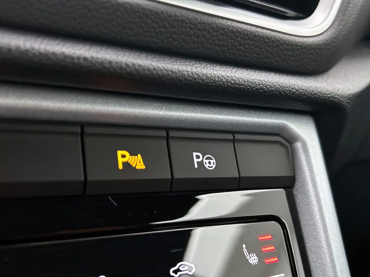1.0 TSI Style CAMERA | IQ-LIGHT | AD-CRUISE | CARPLAY | NAVI