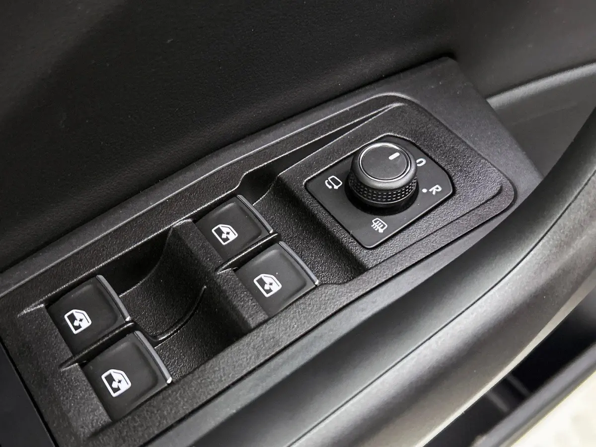 1.0 TSI Style CAMERA | IQ-LIGHT | AD-CRUISE | CARPLAY | NAVI
