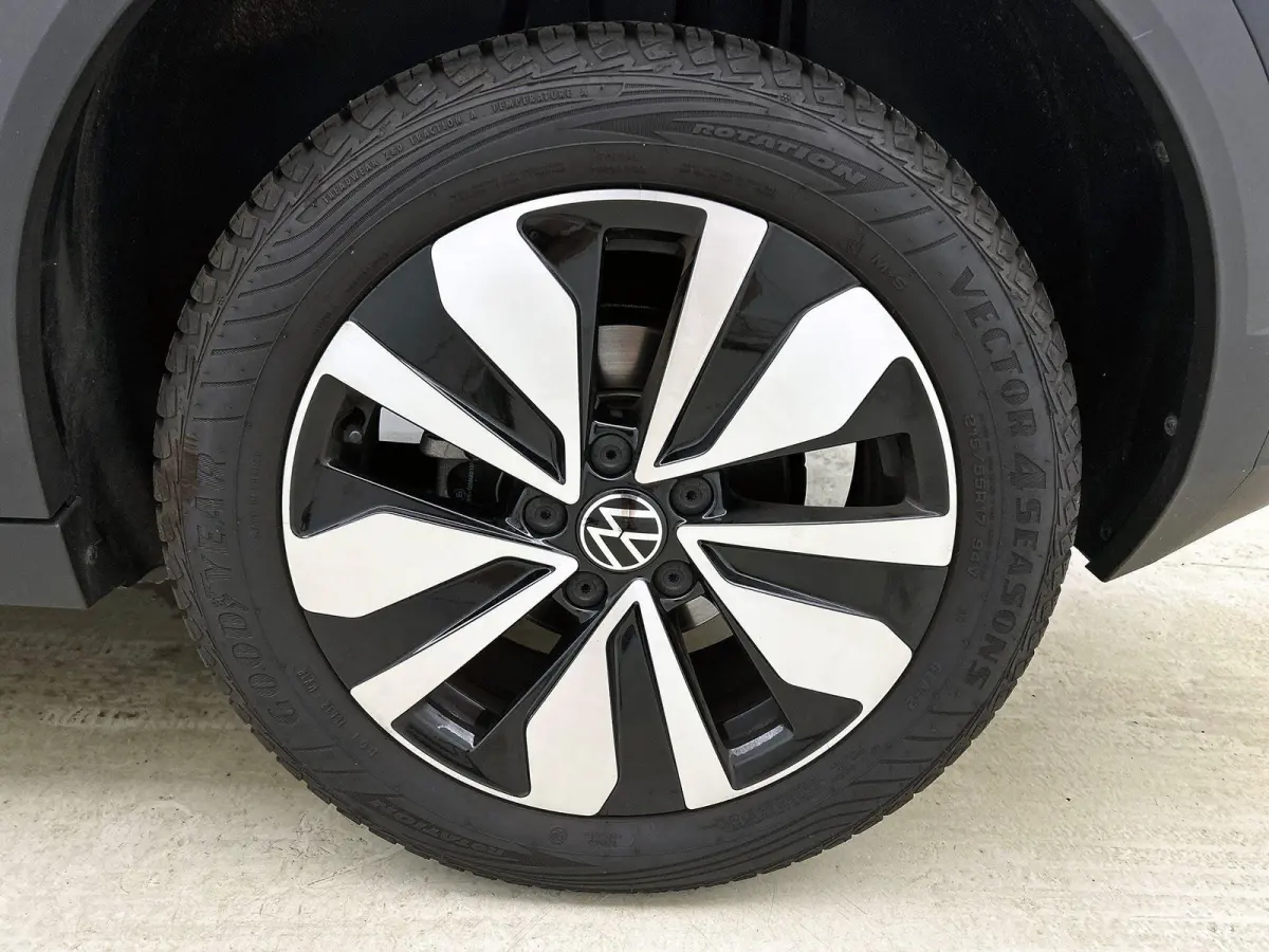 1.0 TSI Style CAMERA | IQ-LIGHT | AD-CRUISE | CARPLAY | NAVI