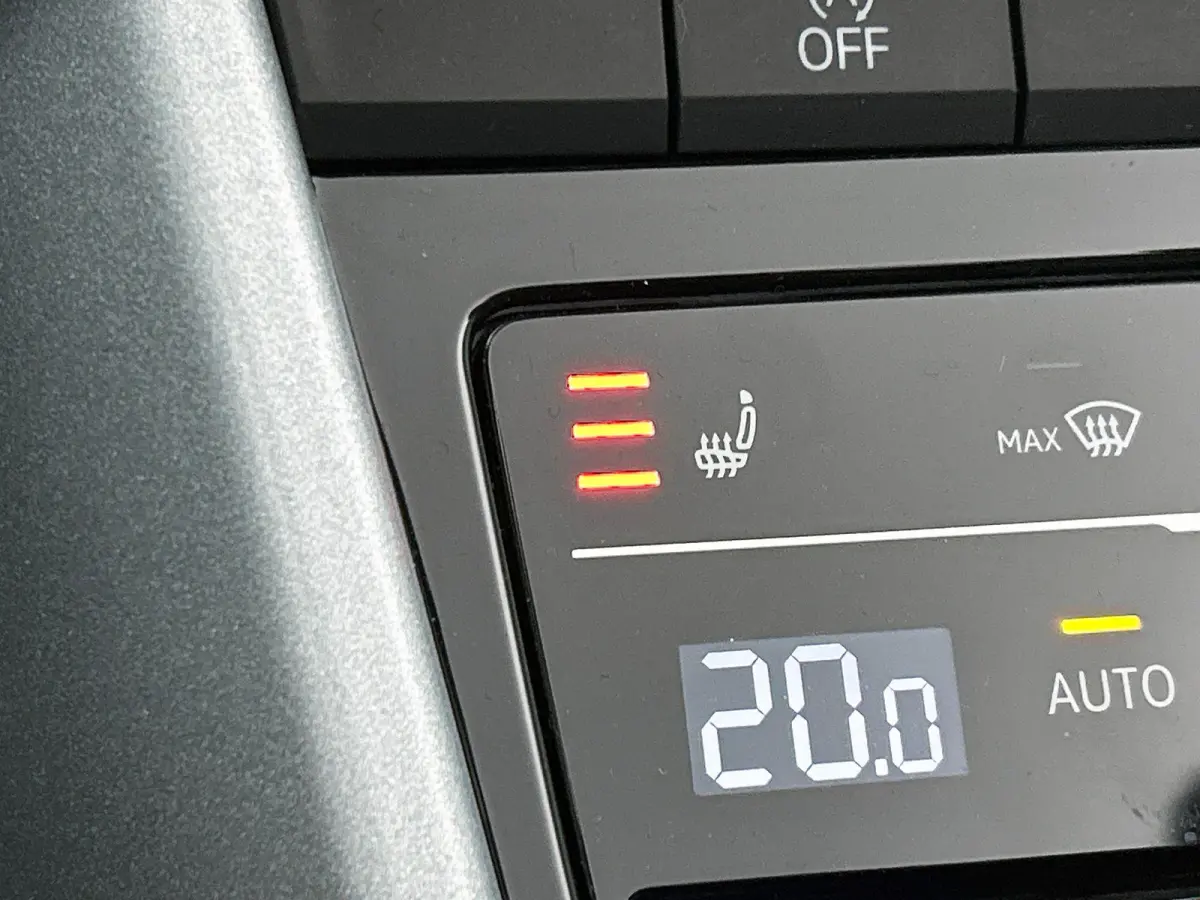 1.0 TSI Style CAMERA | IQ-LIGHT | AD-CRUISE | CARPLAY | NAVI
