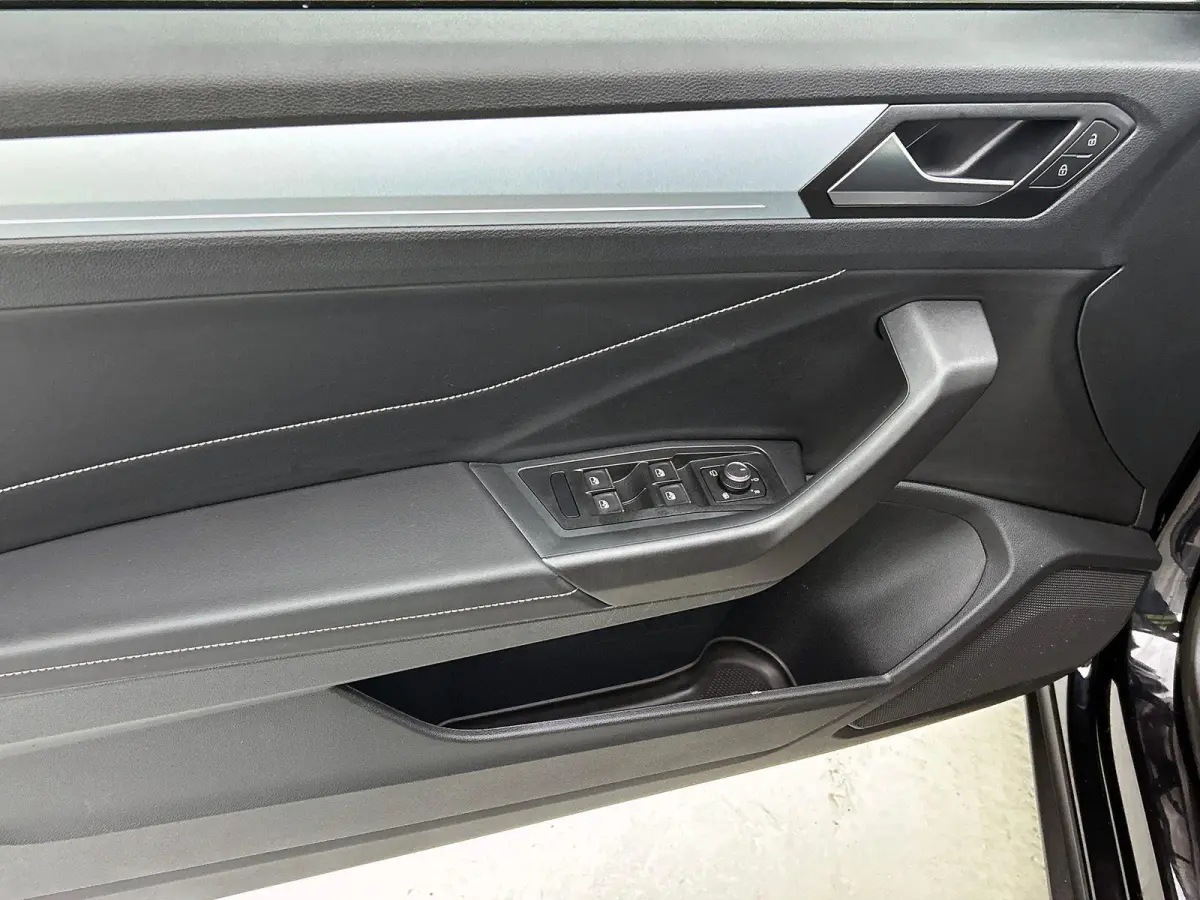1.0 TSI Style CAMERA | IQ-LIGHT | AD-CRUISE | CARPLAY | NAVI