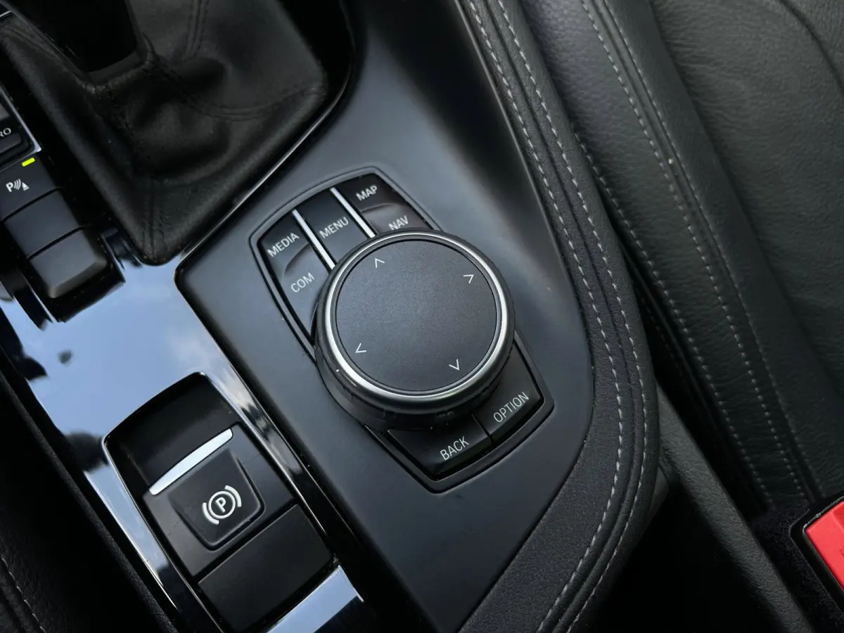 SDrive20i automaat M-pakket|Pano|Leer|Leer|Navi|PDC