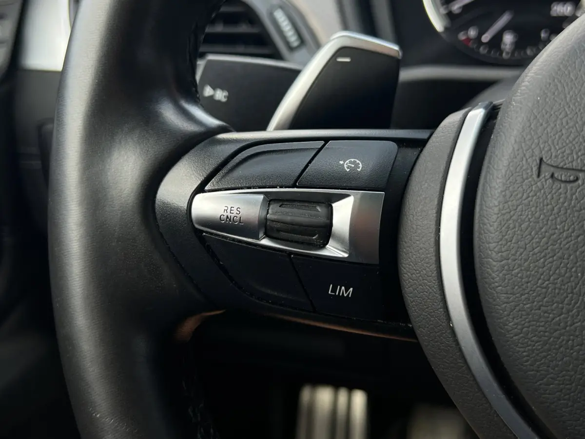 SDrive20i automaat M-pakket|Pano|Leer|Leer|Navi|PDC