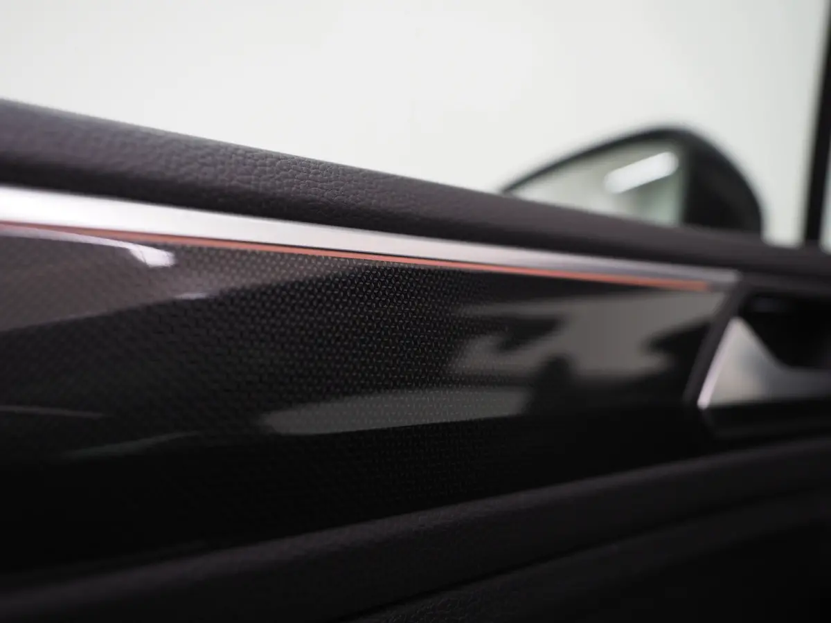 1.4 TSI eHybrid Elegance | Panoramadak | Trekhaak | Massage | 360 | Sfeerlicht | Dodehoek | Matrix | Carplay