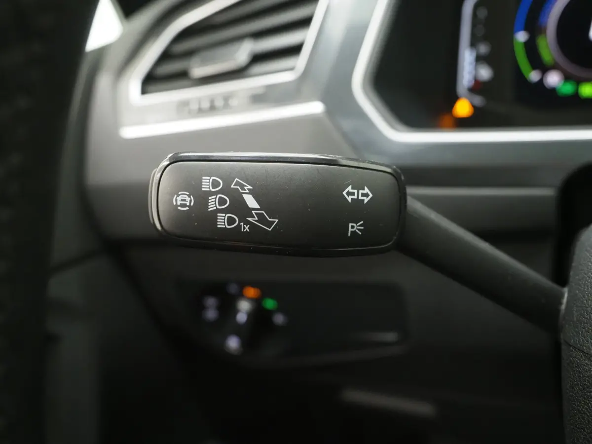 1.4 TSI eHybrid Elegance | Panoramadak | Trekhaak | Massage | 360 | Sfeerlicht | Dodehoek | Matrix | Carplay