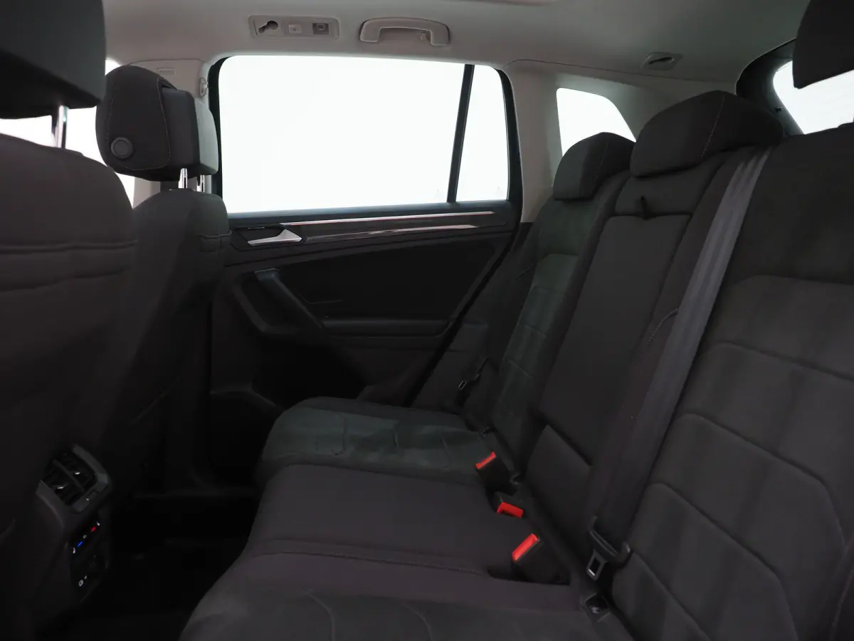 1.4 TSI eHybrid Elegance | Panoramadak | Trekhaak | Massage | 360 | Sfeerlicht | Dodehoek | Matrix | Carplay