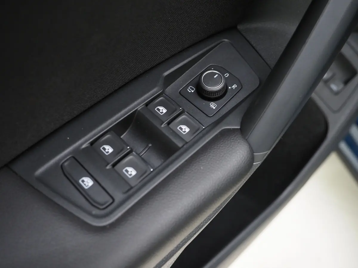 1.4 TSI eHybrid Elegance | Panoramadak | Trekhaak | Massage | 360 | Sfeerlicht | Dodehoek | Matrix | Carplay