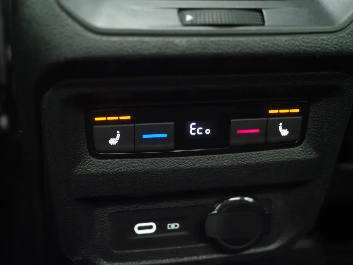 1.4 TSI eHybrid Elegance | Panoramadak | Trekhaak | Massage | 360 | Sfeerlicht | Dodehoek | Matrix | Carplay