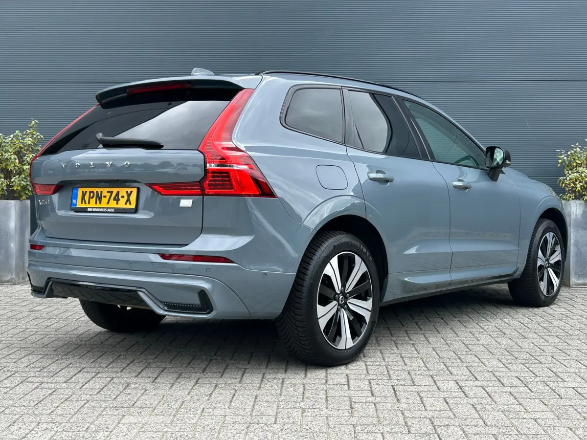 2.0 T6 Plug-in hybrid AWD Plus Dark | Panoramadak | Harman/Kardon | Trekhaak | 360 Camera |