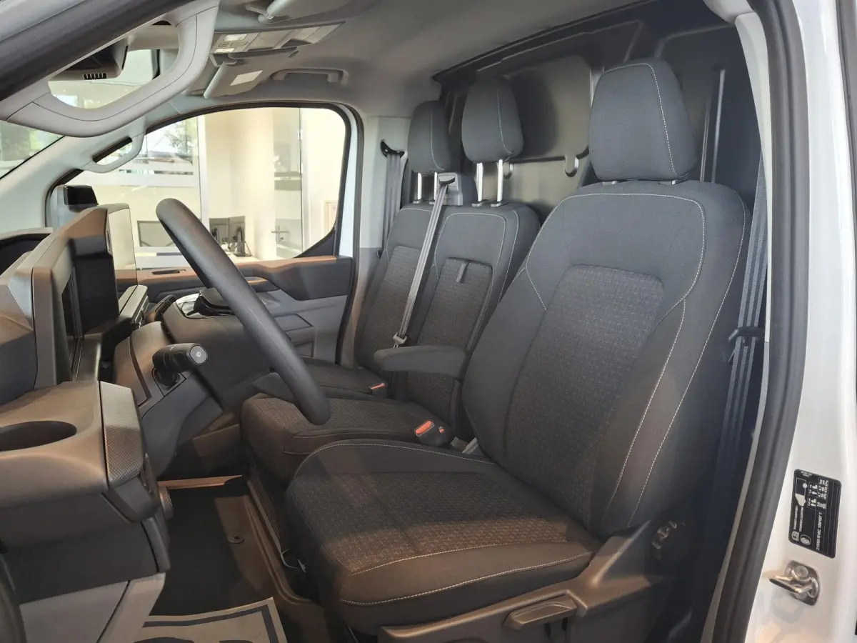 Trend L2 71 kWh | Voorraad! | Cruise Control | Stoelverwarming | All Season banden | Laadvloerbescherming | zijwand en achterdeur bescherming |