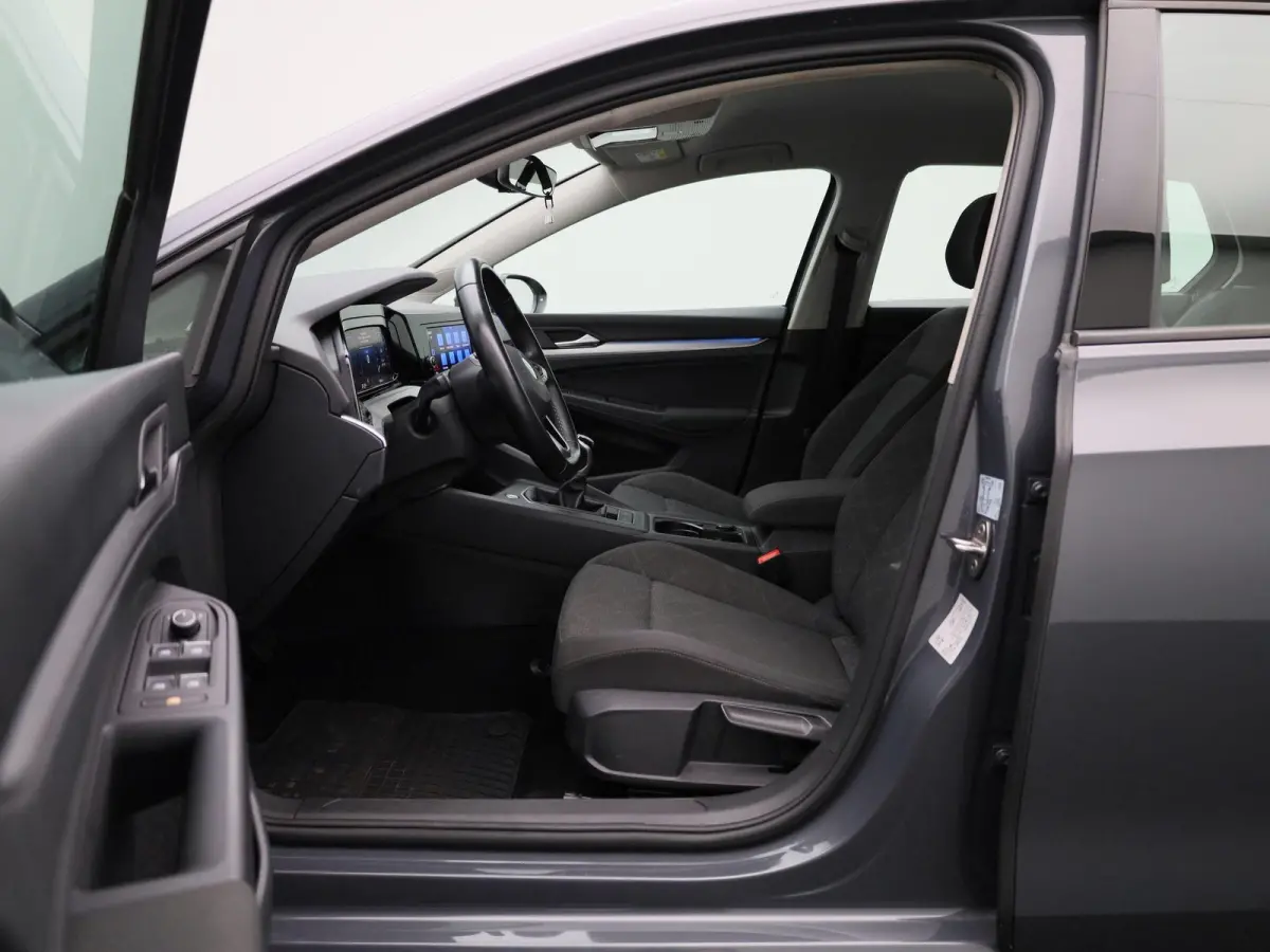 1.5 TSI Life 131 PK | Stoelverwarming | Stuurwielverwarming | Parkeersensoren | Apple CarPlay | Android auto | Adaptive Cruise Control | Climate Control | Digital cockpit | LED | 16'' lichtm