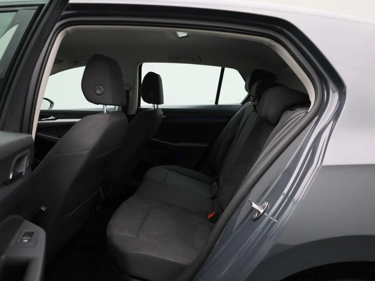 1.5 TSI Life 131 PK | Stoelverwarming | Stuurwielverwarming | Parkeersensoren | Apple CarPlay | Android auto | Adaptive Cruise Control | Climate Control | Digital cockpit | LED | 16'' lichtm