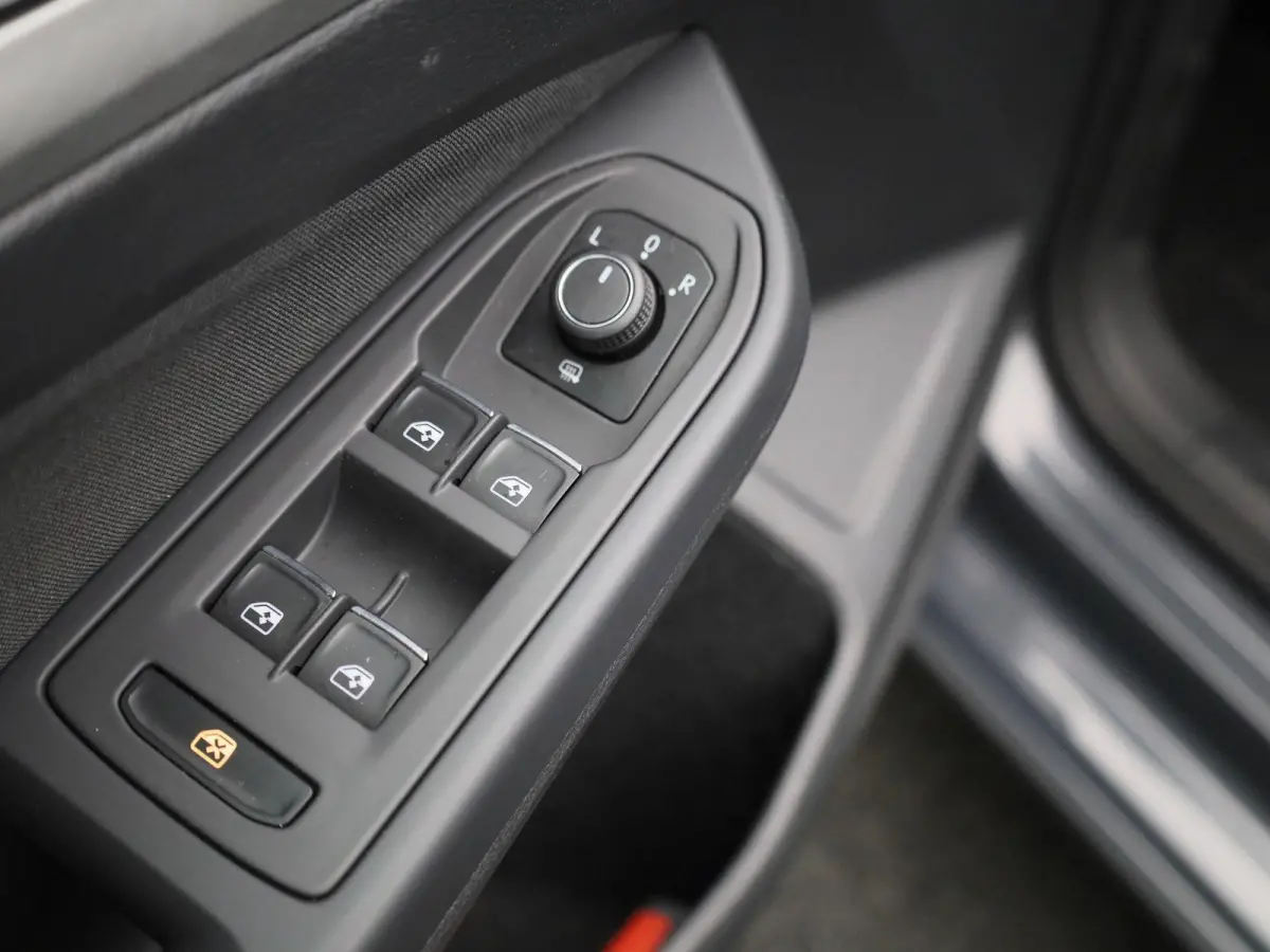1.5 TSI Life 131 PK | Stoelverwarming | Stuurwielverwarming | Parkeersensoren | Apple CarPlay | Android auto | Adaptive Cruise Control | Climate Control | Digital cockpit | LED | 16'' lichtm