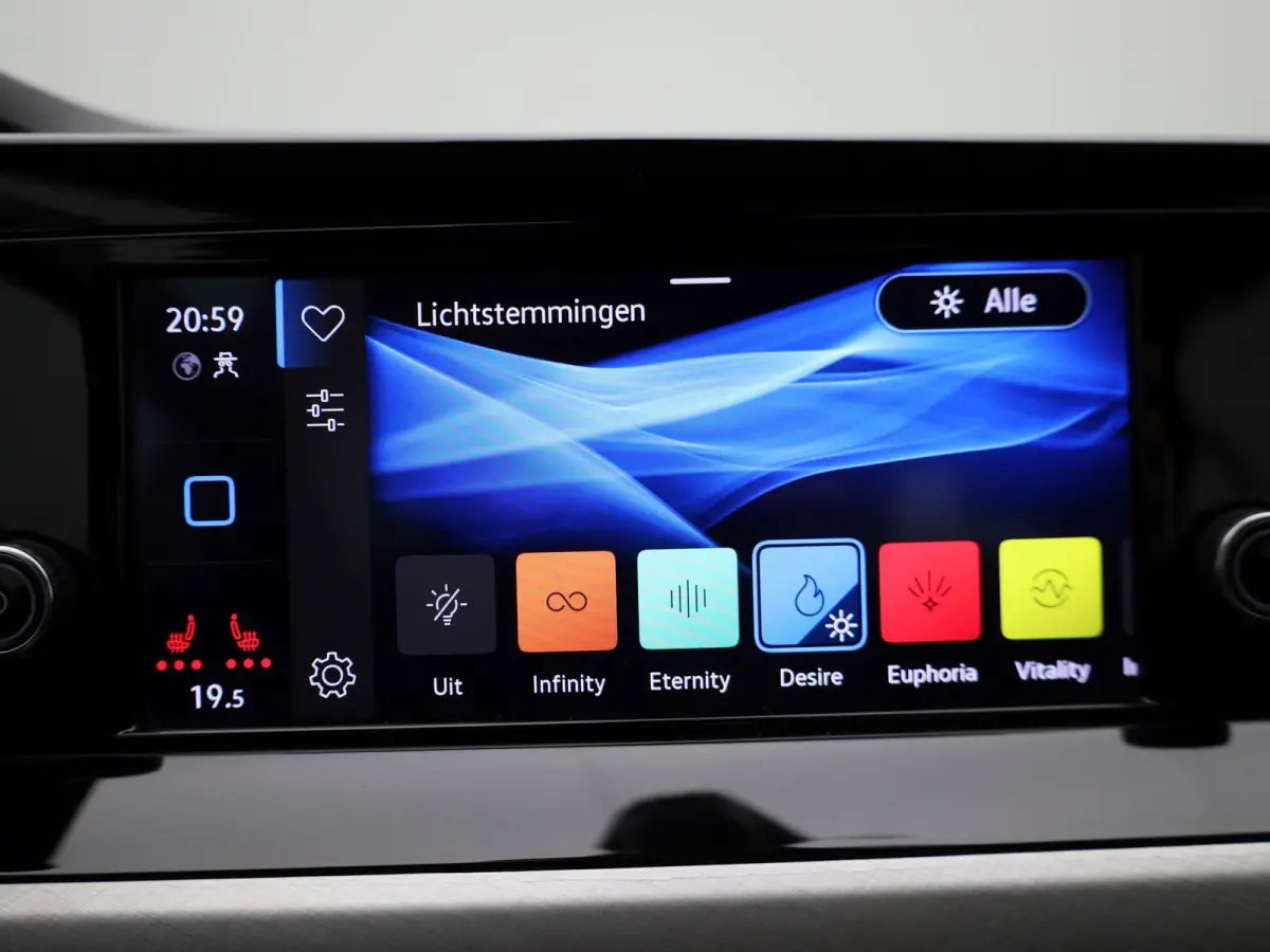 1.5 TSI Life 131 PK | Stoelverwarming | Stuurwielverwarming | Parkeersensoren | Apple CarPlay | Android auto | Adaptive Cruise Control | Climate Control | Digital cockpit | LED | 16'' lichtm