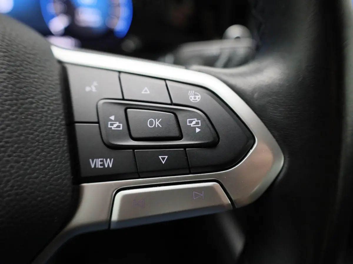 1.5 TSI Life 131 PK | Stoelverwarming | Stuurwielverwarming | Parkeersensoren | Apple CarPlay | Android auto | Adaptive Cruise Control | Climate Control | Digital cockpit | LED | 16'' lichtm