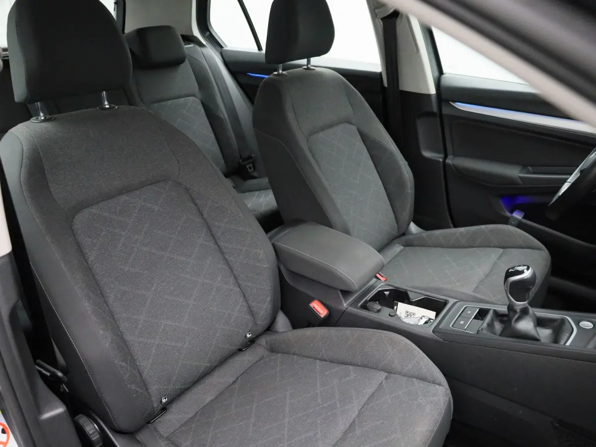 1.5 TSI Life 131 PK | Stoelverwarming | Stuurwielverwarming | Parkeersensoren | Apple CarPlay | Android auto | Adaptive Cruise Control | Climate Control | Digital cockpit | LED | 16'' lichtm