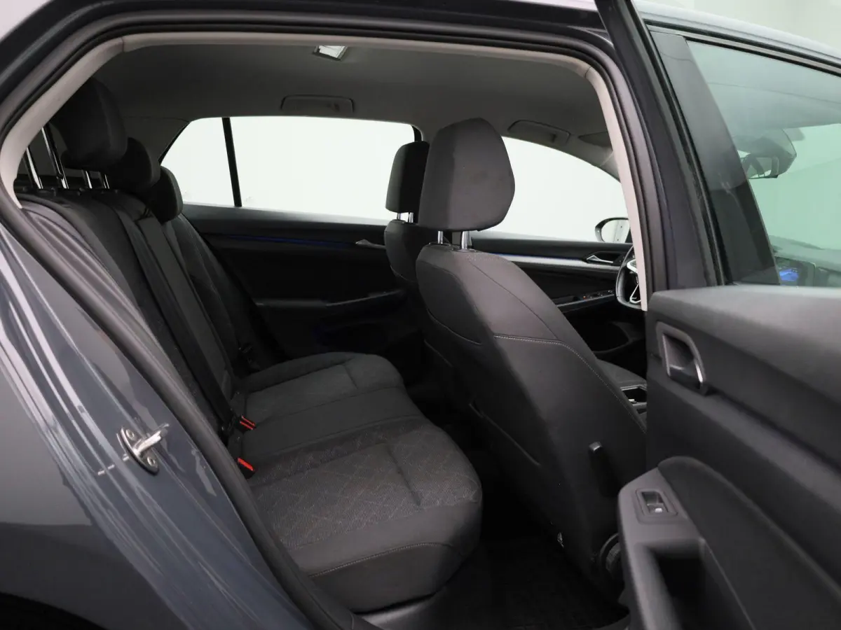 1.5 TSI Life 131 PK | Stoelverwarming | Stuurwielverwarming | Parkeersensoren | Apple CarPlay | Android auto | Adaptive Cruise Control | Climate Control | Digital cockpit | LED | 16'' lichtm